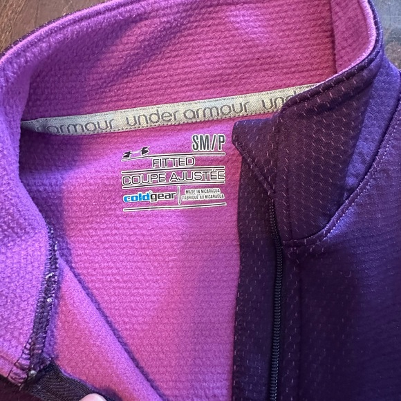 Under Armor 3/4 Zip pullover  base layer with thumb holes, excellent condition - Picture 2 of 2